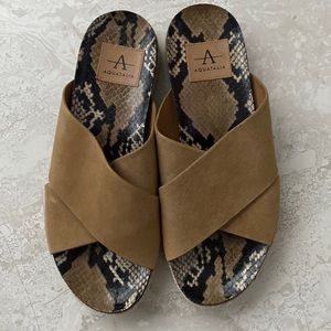 Aquatalia Python Snake Embossed Criss Cross Suede Sandals size 7 EUC